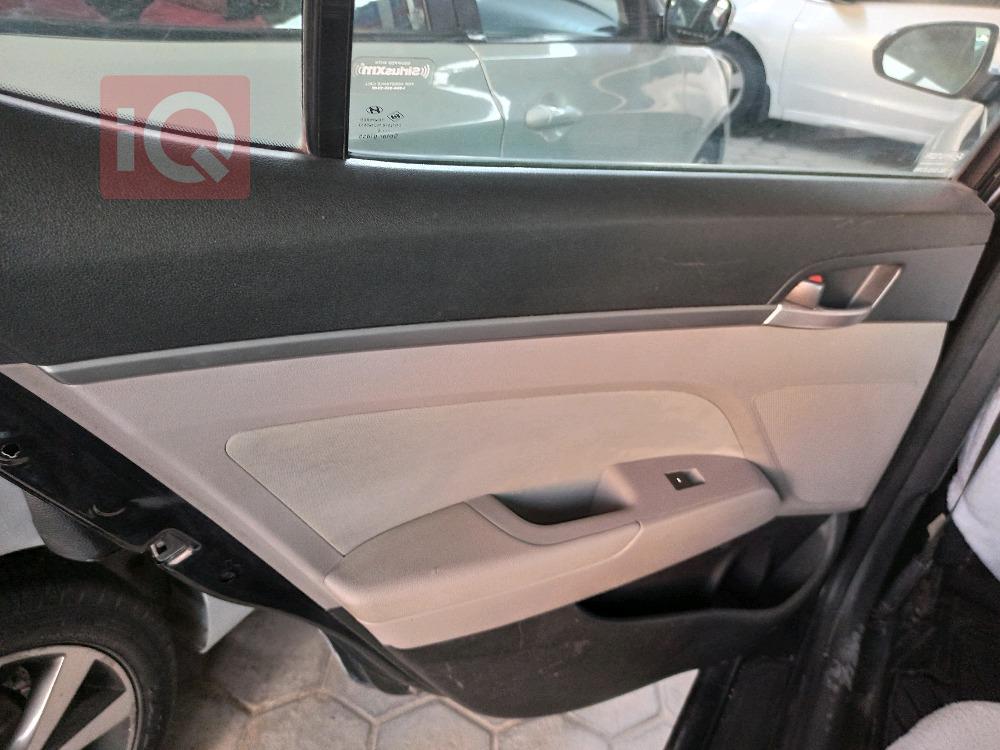 هیوندای ئەلەنترا